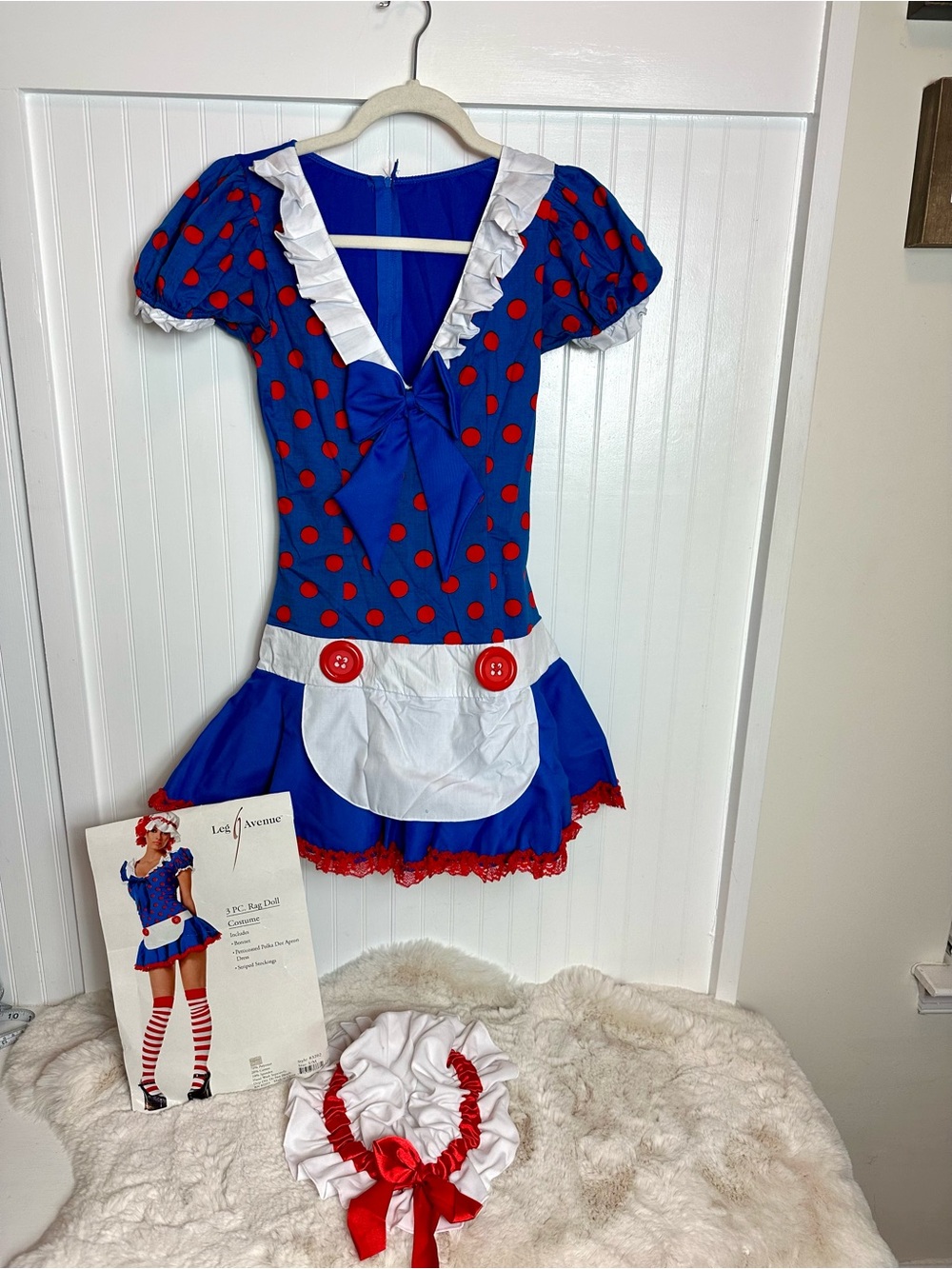 Leg Avenue 2-piece Ragdoll Costume… Missing stockings